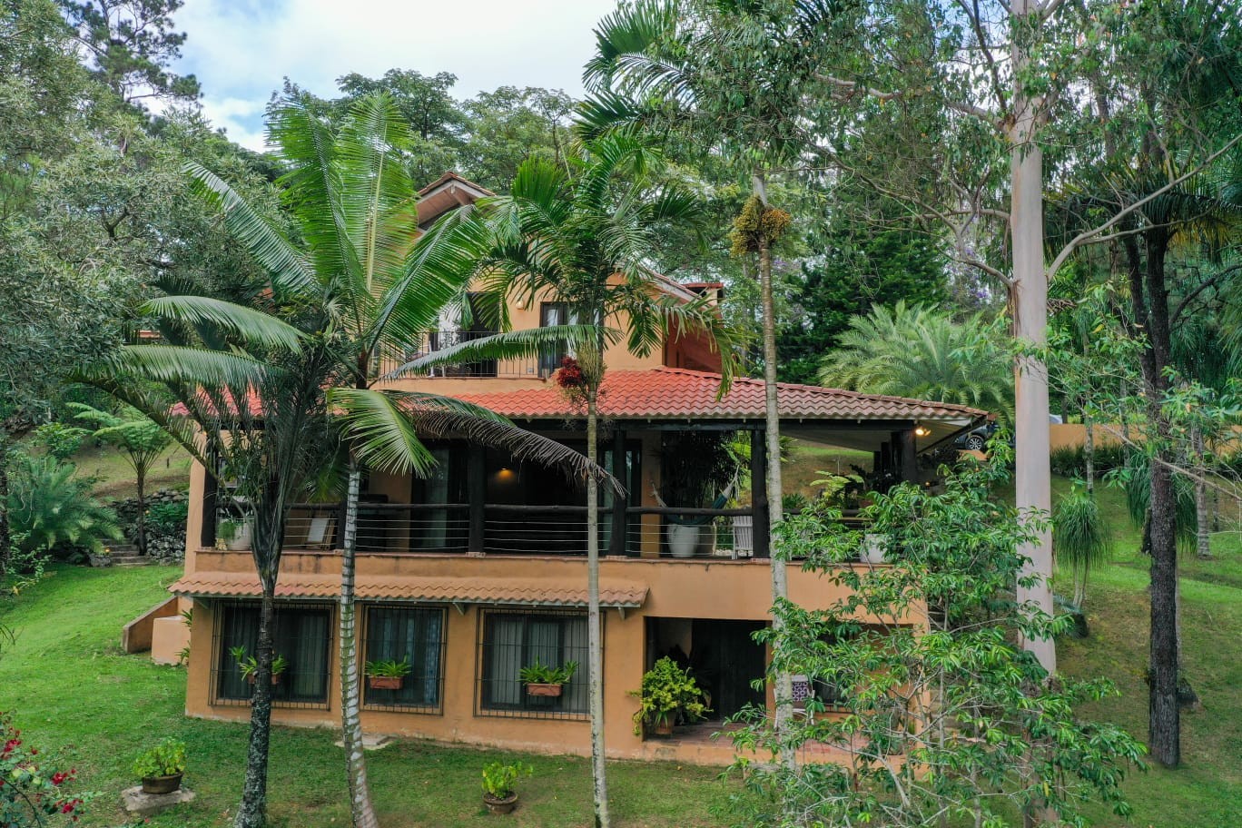 casas vacacionales y villas - Espectacular Villa en Monte Bonito, Jarabacoa  1