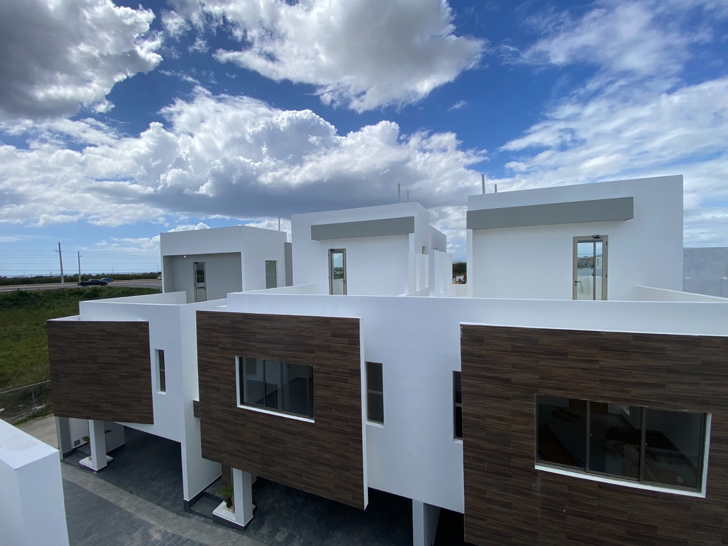 casas - Casas modernas en proyecto cerrado, listas para mudarse, Autopista de San Isidro