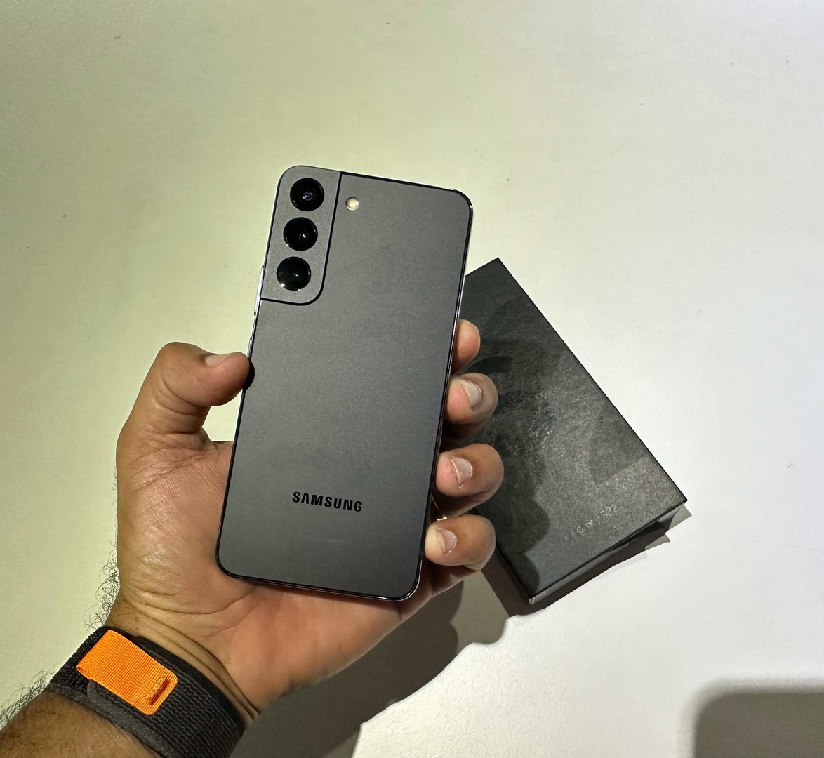 celulares y tabletas - Samsung Galaxy S22 256GB Negro Como Nuevo, Desbloqueado, RD$ 30,500 NEG