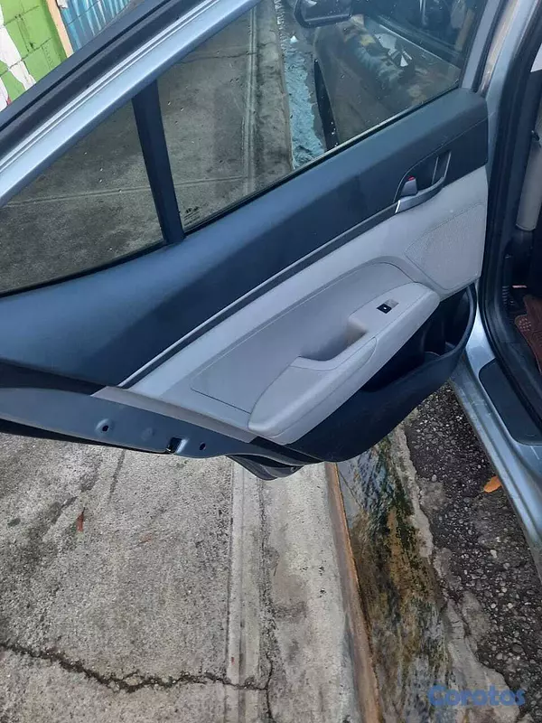 carros - Vendo Elantra 625 negociable  6