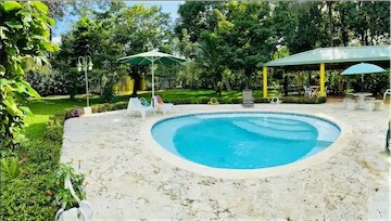 casas vacacionales y villas - Villa en venta en Villa Altagracia con piscina jacuzzi.