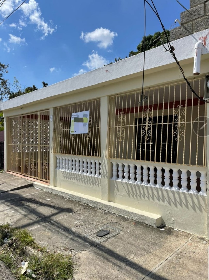 casas -  Casa 4 Habitaciones en Cancino Santo Domingo Este ​Cerca de la Carret 8