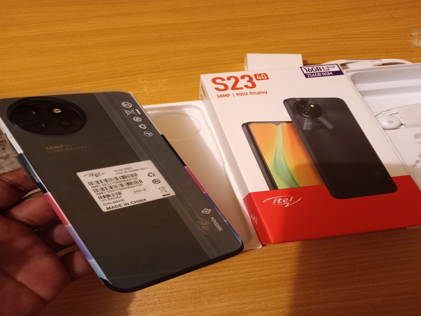 celulares y tabletas - Itel S23 256gb , 16gb de Ram negro nuevo con su caja y sus accesorios.  3
