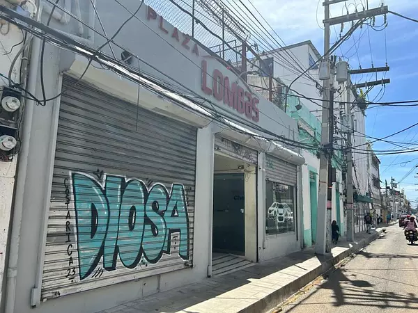 oficinas y locales comerciales - Edificio en ZONA COLONIAL 3