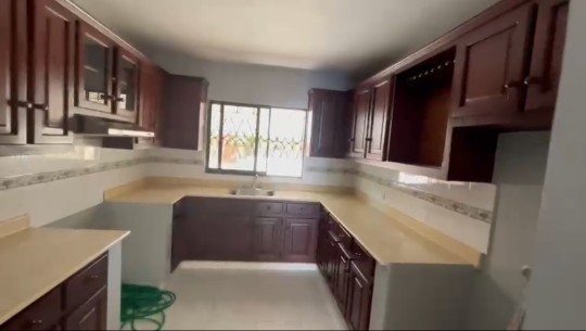 casas - Casa grande con mucho patio de 4 dormitorios en lugar tranquilo y seguro 5