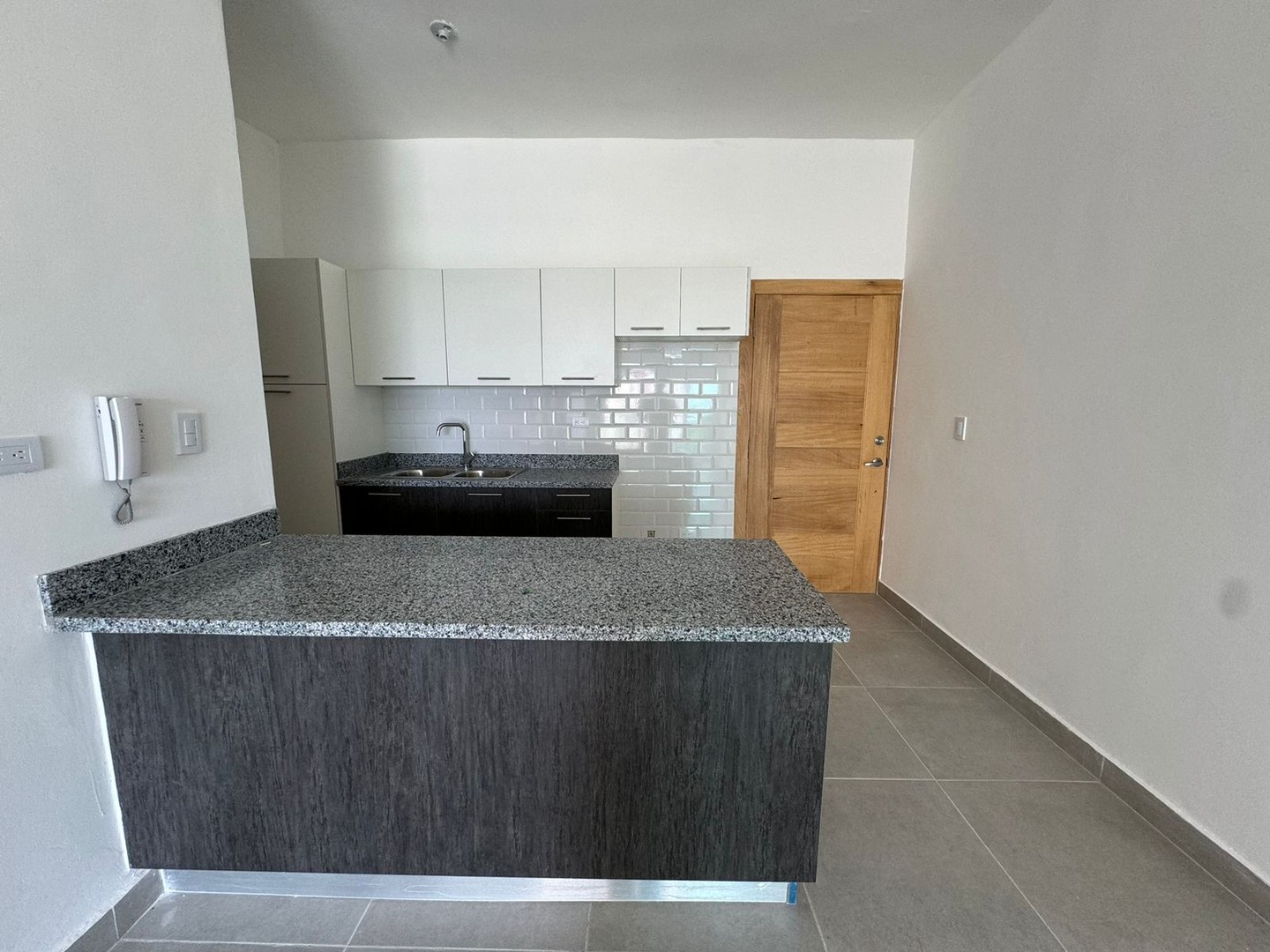apartamentos - Apartamento Nuevo en Venta
BELLA VISTA SUR
USD 167,000.00

 4