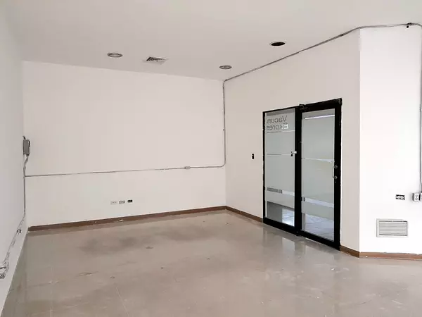 oficinas y locales comerciales - Local céntrico en Naco 5