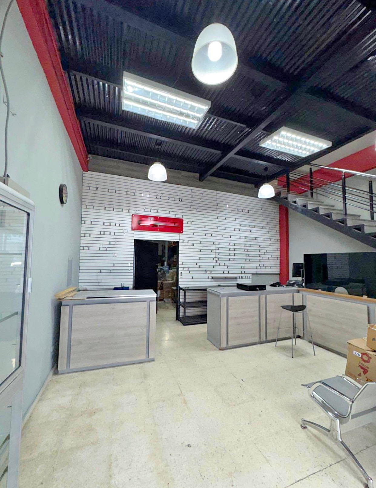 oficinas y locales comerciales - Local tipo nave comercial 4