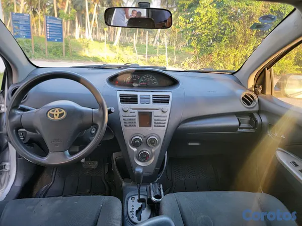 carros - Toyota Yaris 2010 7