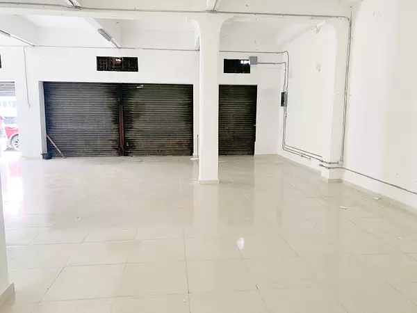 oficinas y locales comerciales - Local en la Duarte Primer nivel 4