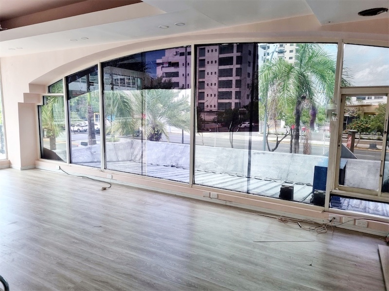 oficinas y locales comerciales - Local Piantini 4