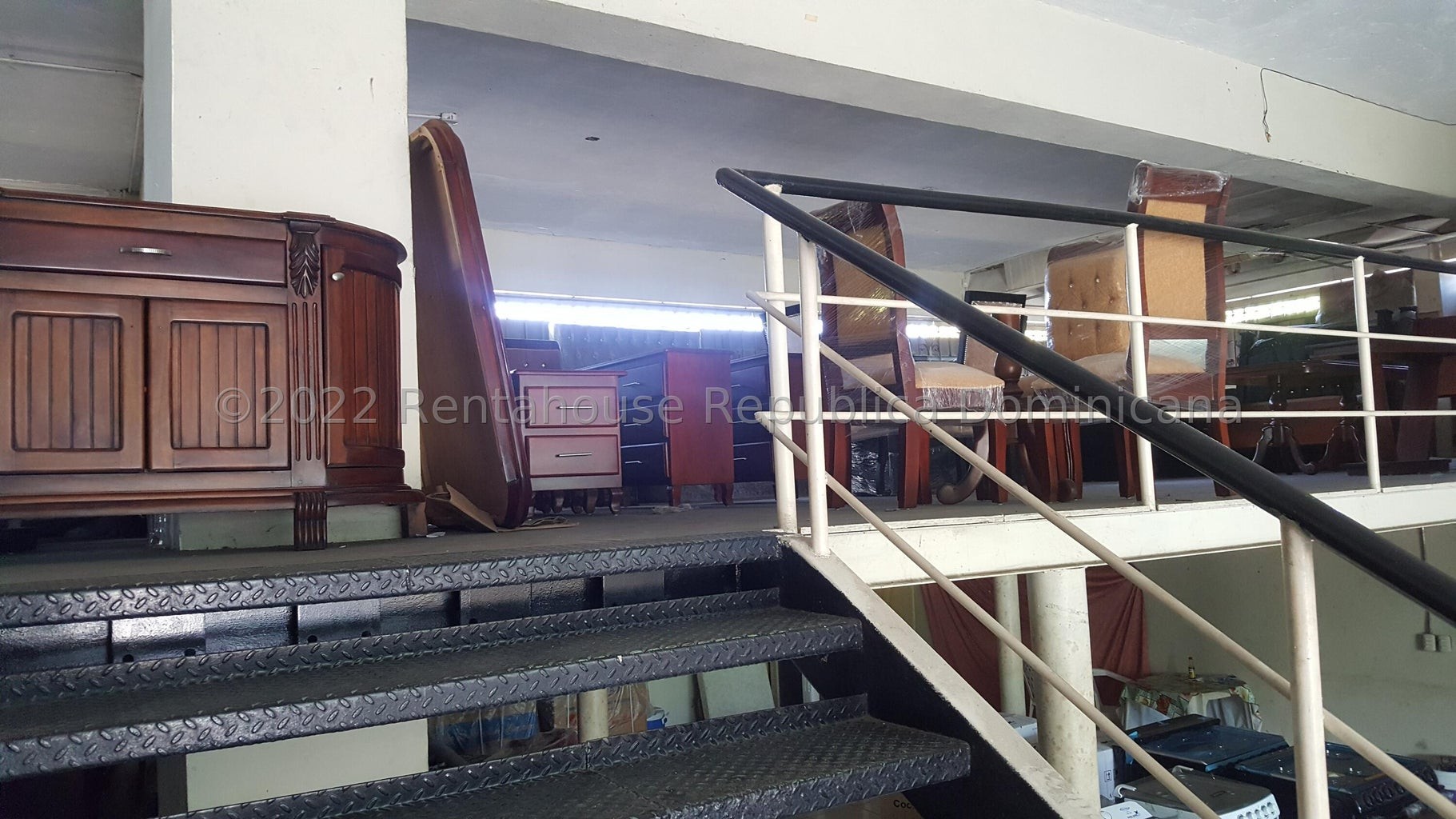 oficinas y locales comerciales - Local Comercial de 300 mt2  de Dos Niveles 3