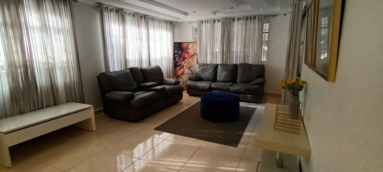 casas - Casa de 2 Niveles en Urbanización en Santiago 0