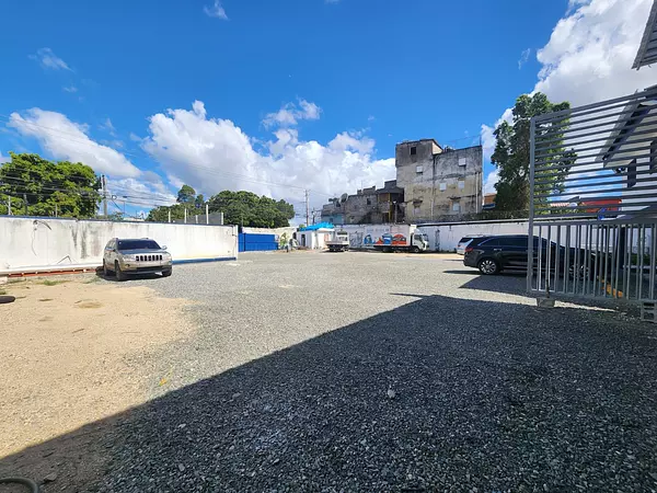 oficinas y locales comerciales - Alquilo Nave de 1,500 metros  en la cuaba  4