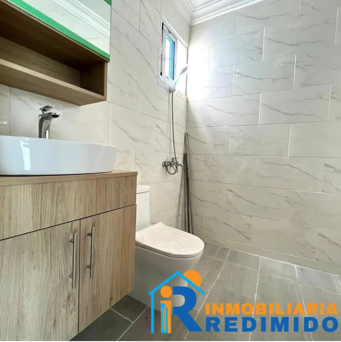 casas - CASA DE 2 EN PROYECTO CERRADO DE 4 CASA STO DGO ESTE 9