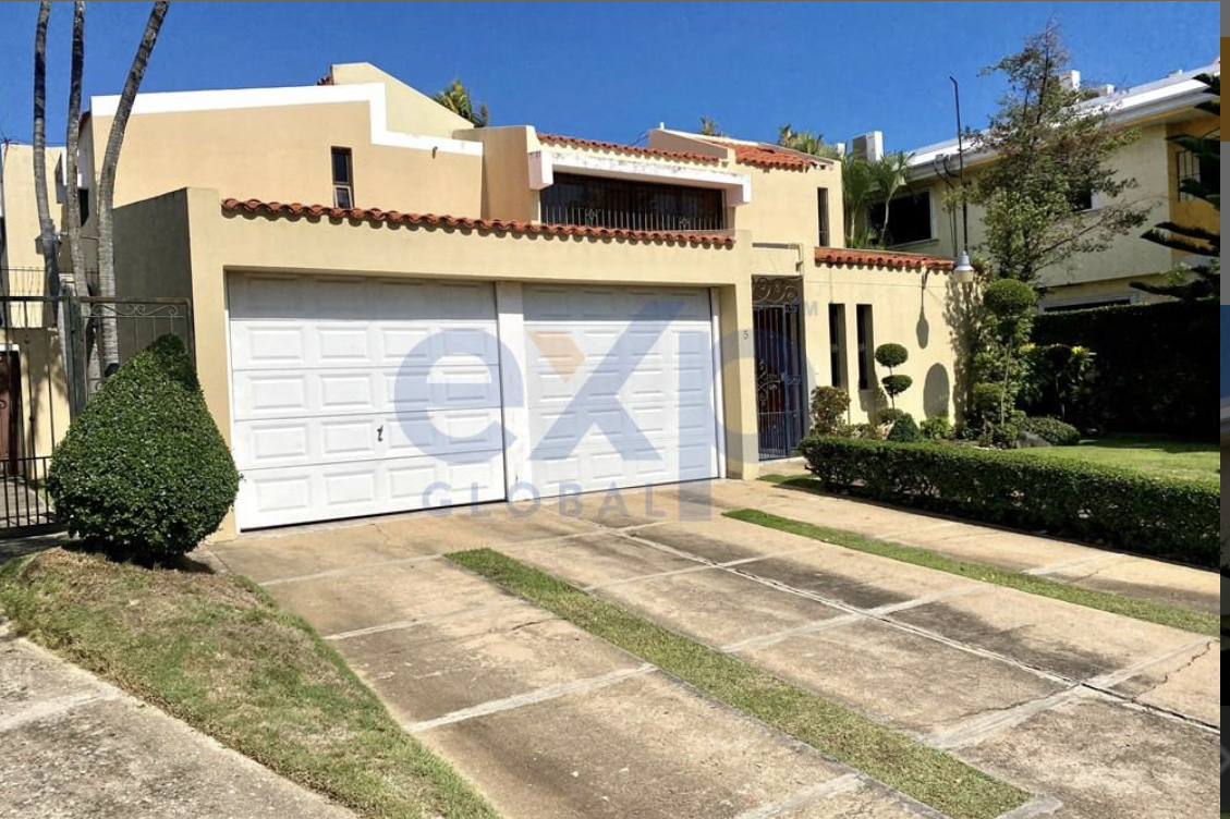 casas - Venta de casa de 785mts con piscina Distrito Nacional ensanche Julieta