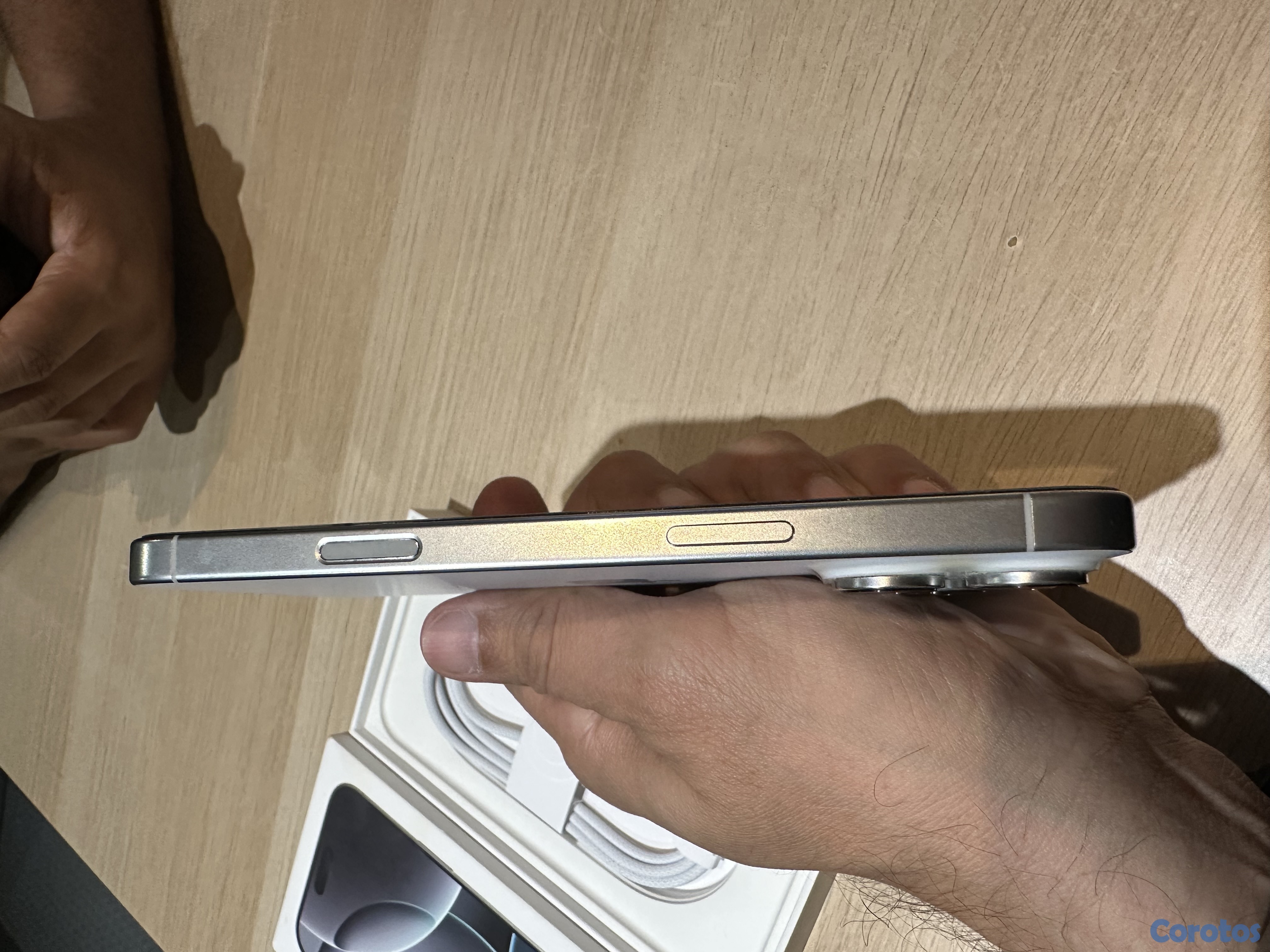 celulares y tabletas - se vende iPhone 16 pro Max de 512 comprando en la Apple  5