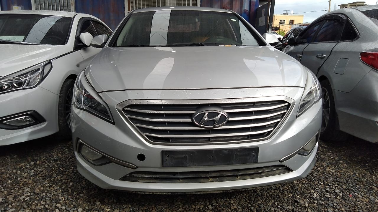 carros - HYUNDAI SONATA LF 2017 GRISDESDE: RD$ 655,100.00 0