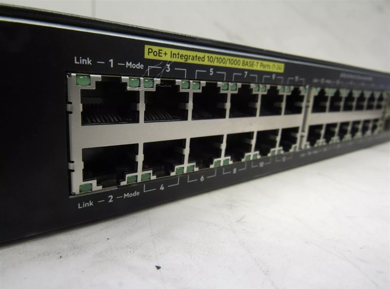 otros electronicos - Switches Aruba J9773A PoE+ 24 Puertos 3
