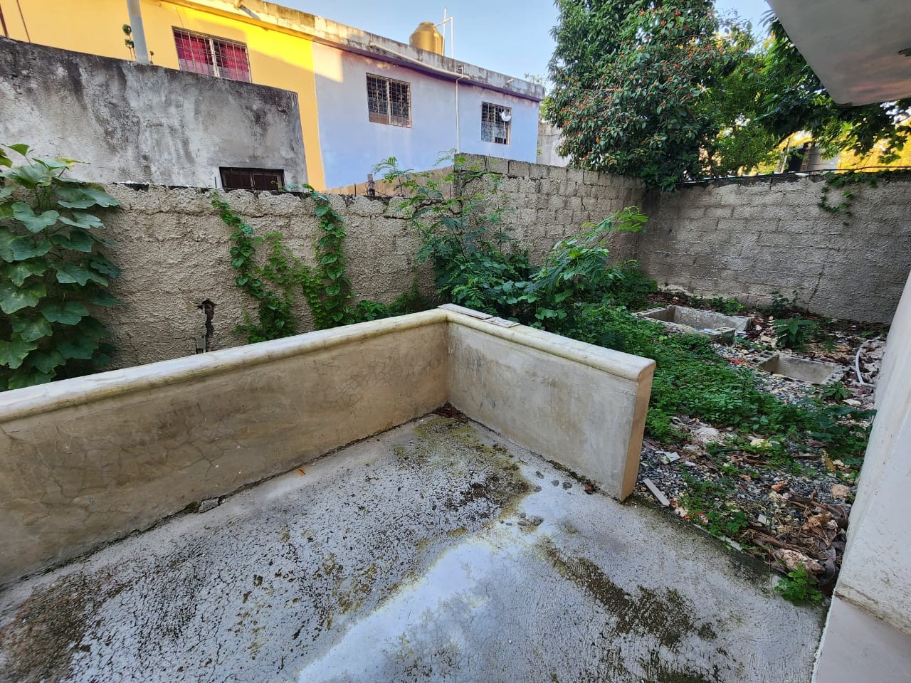 casas - Casa mejora de 2 niveles, con piso, falta Terminacion, Aut. San Isidro 8