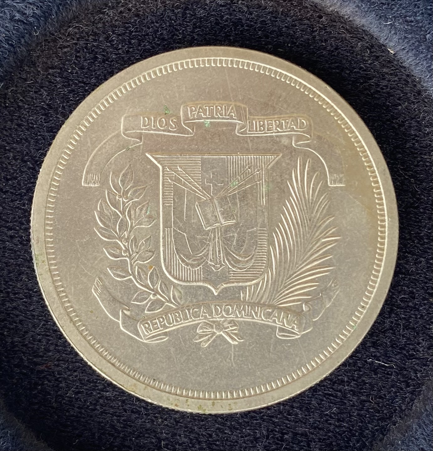 hobby y coleccion - Moneda de un peso de año 1978. 2