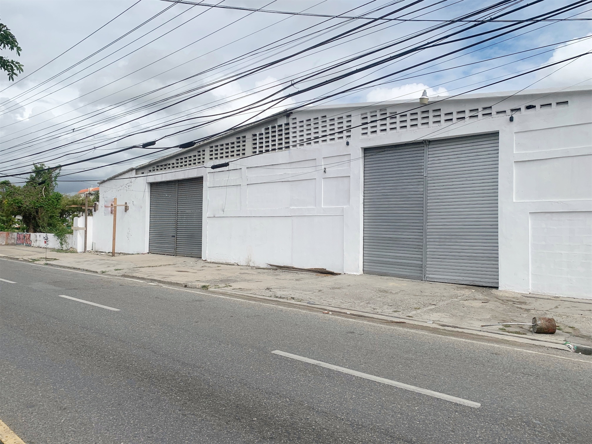 oficinas y locales comerciales - Nave en alquiler en Independencia 1