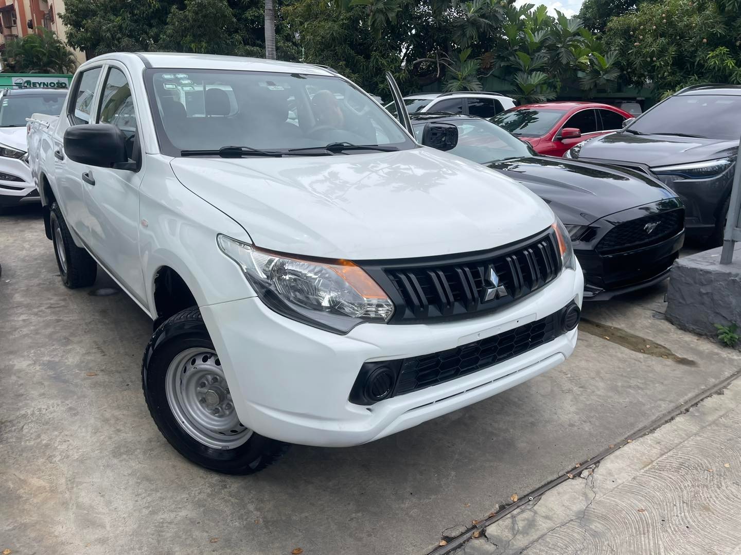 jeepetas y camionetas - MITSUBISHI L200 2019 