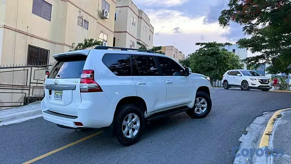 jeepetas y camionetas - Toyota land cruicer prado txl 2014 6