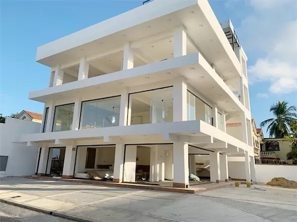 oficinas y locales comerciales - Local céntrico en la Julieta 2