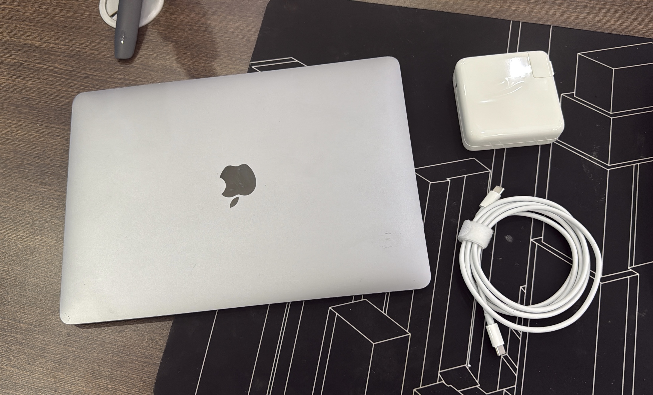 computadoras y laptops - MacBook Air 13.3 - inch / I5 INTEL Core / 8GB RAM  1
