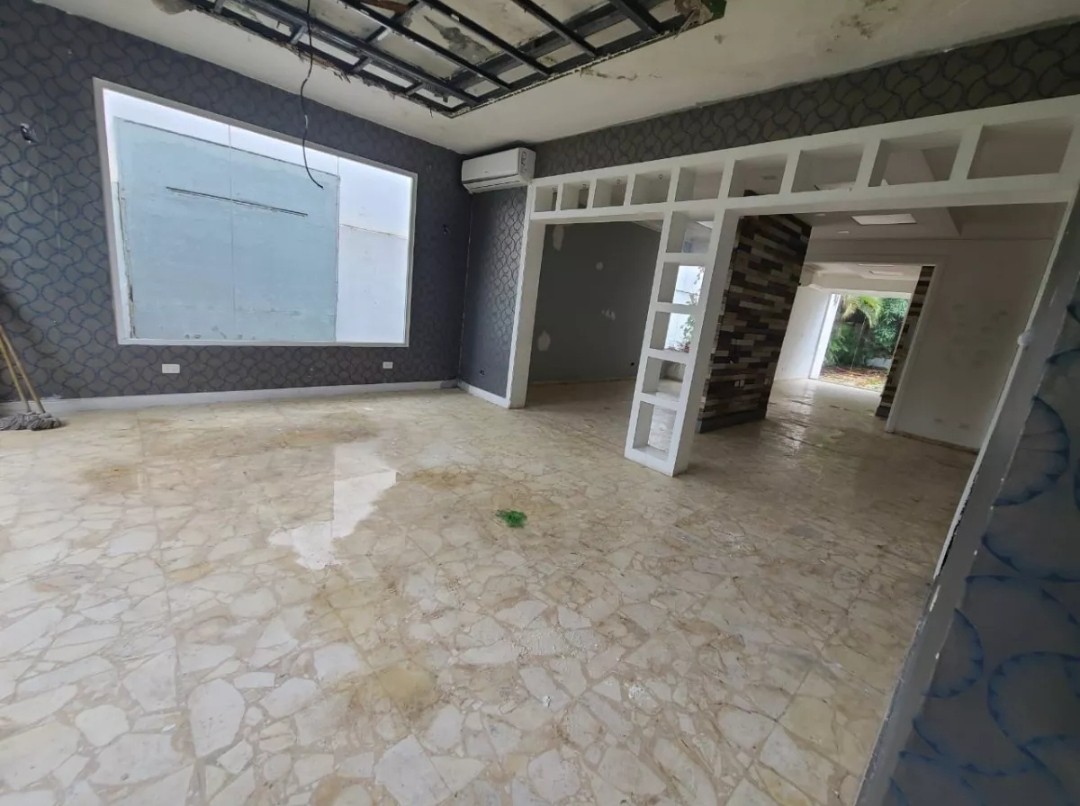 oficinas y locales comerciales - Alquilo Local Comercial 1er Piso En El Corazon De Piantini 

*Codigo: PD115*
