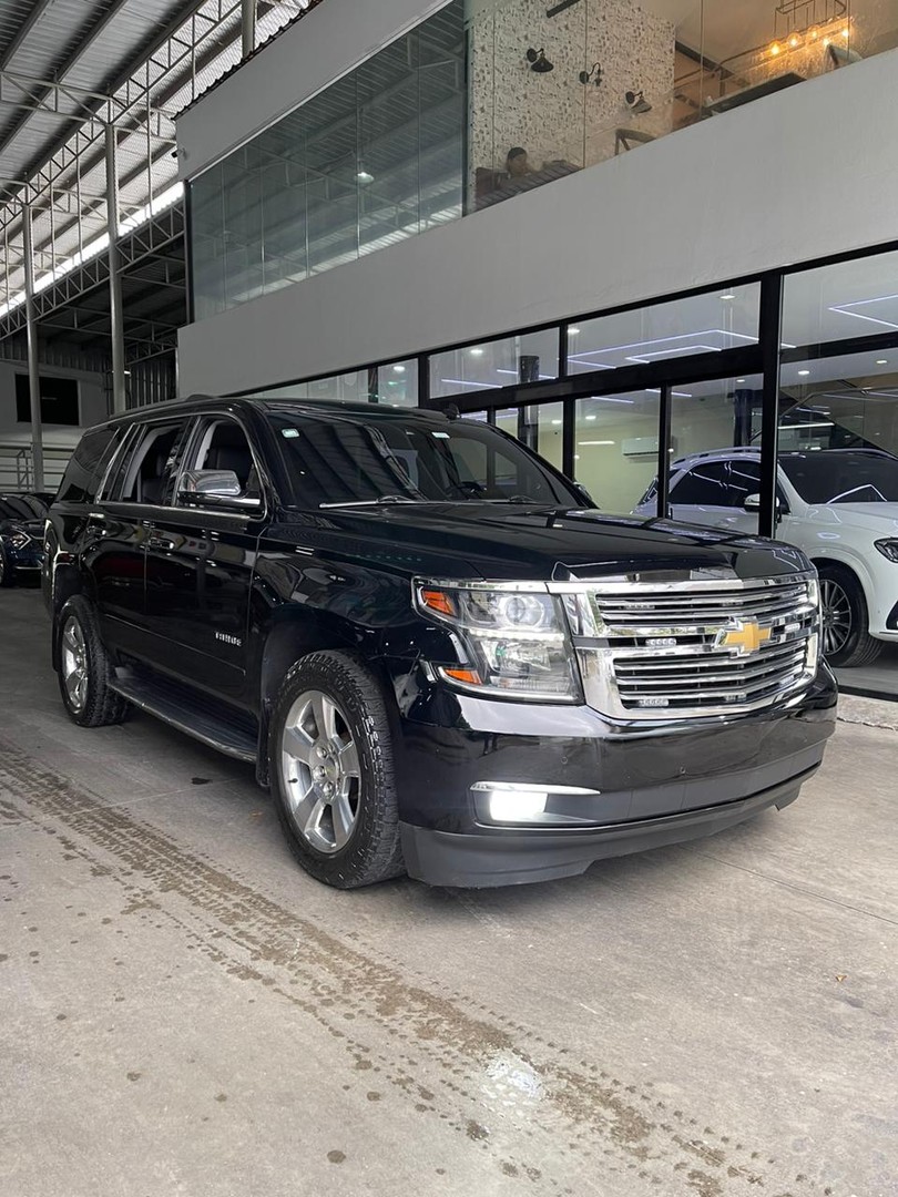 jeepetas y camionetas - Chevrolet Tahoe premier 2017
