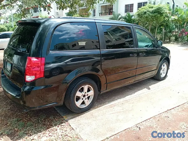 jeepetas y camionetas - DODGE cARAVAN 2012 SXT 7