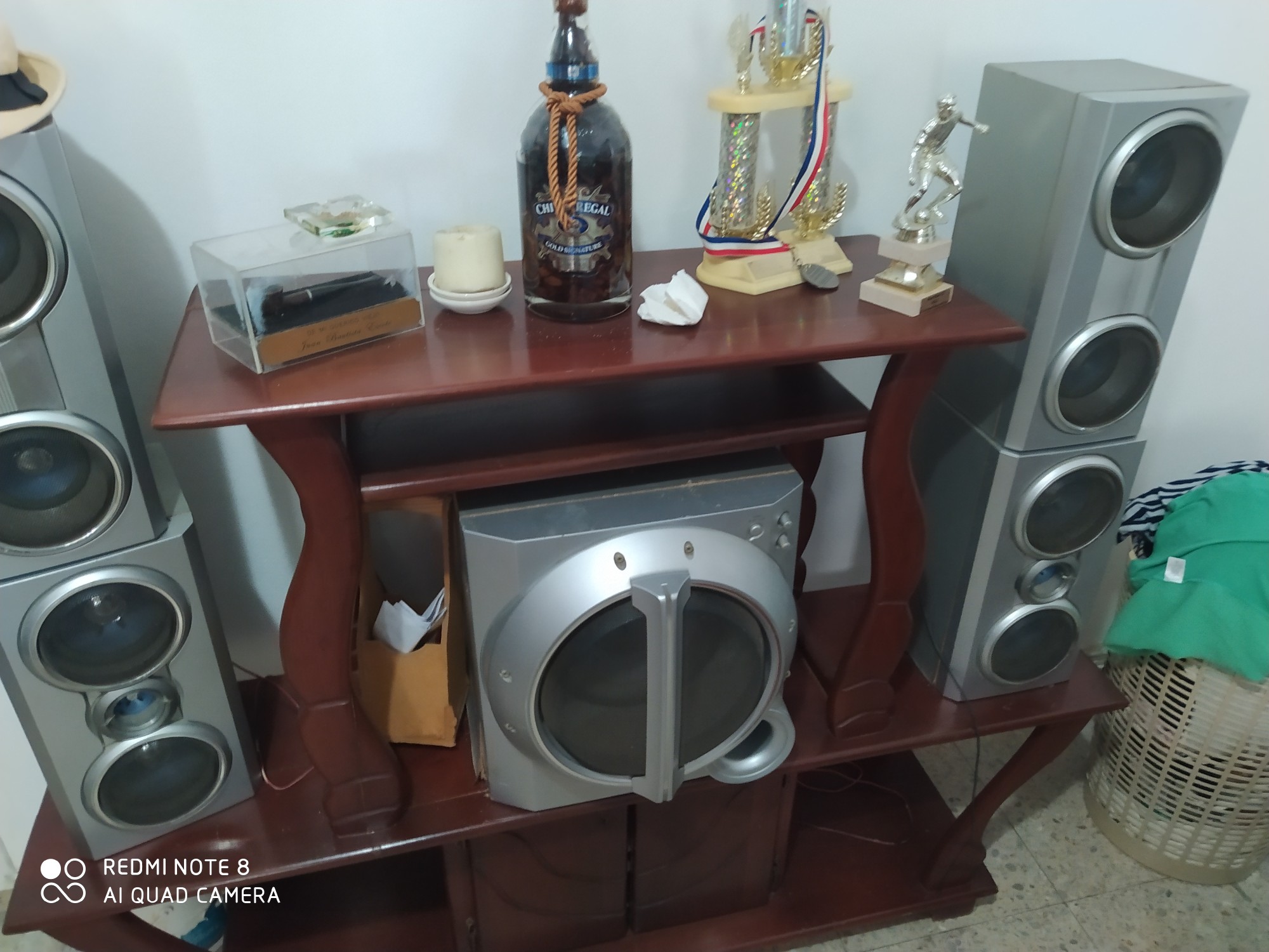 camaras y audio - BOCINAS Y BAJO MAS ESTANTE COLOR CAOBA