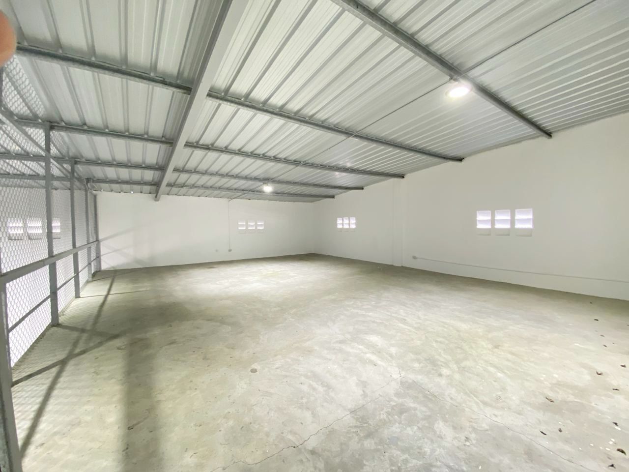 oficinas y locales comerciales - Nave céntrica en Venta  4