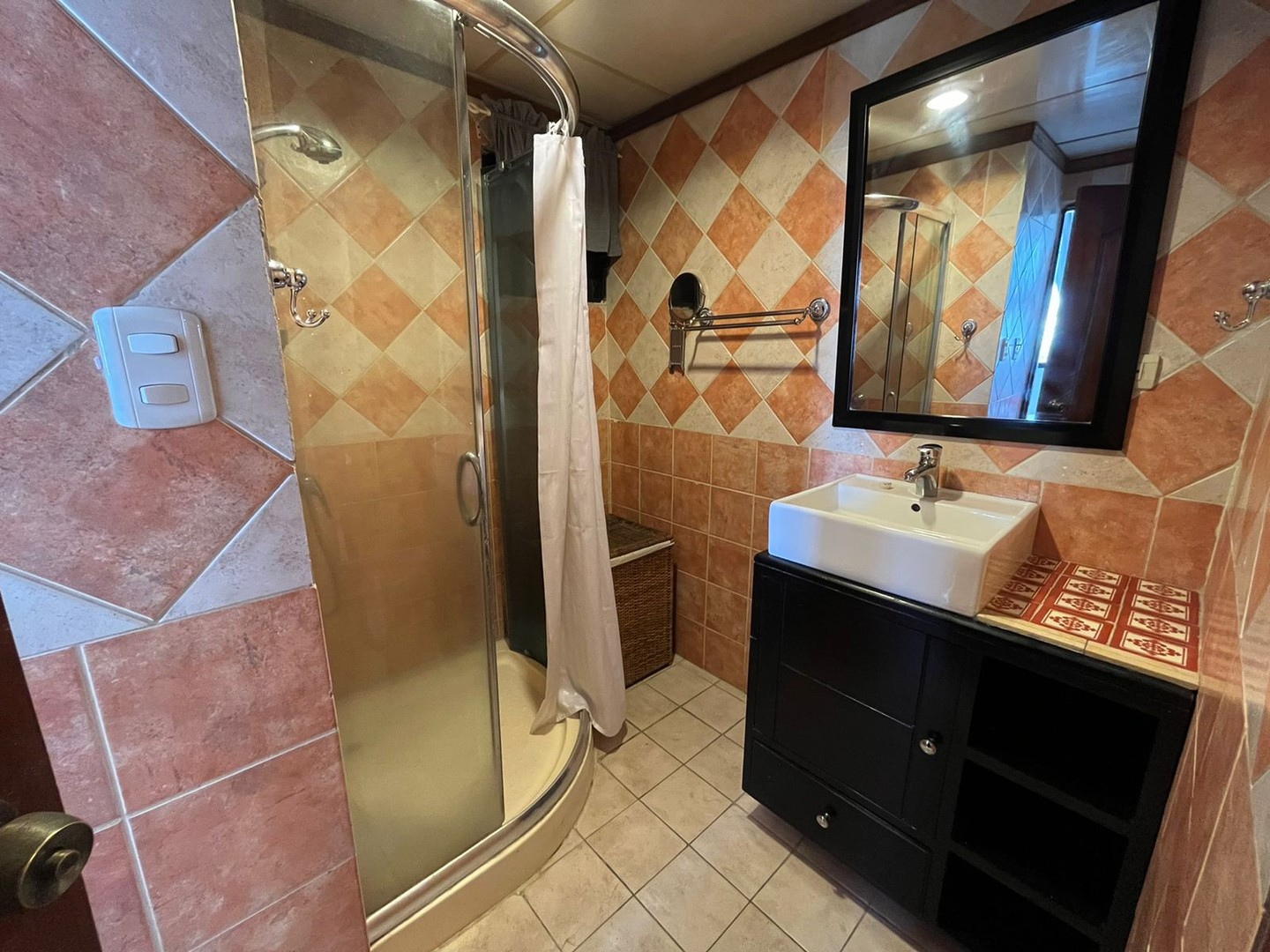 apartamentos - 👩🏻‍💻 ALQUILO⏰

AMUEBLADO. 1 H
El Vergel
1 Hab
1 baño
$US 750
Mant incl 6