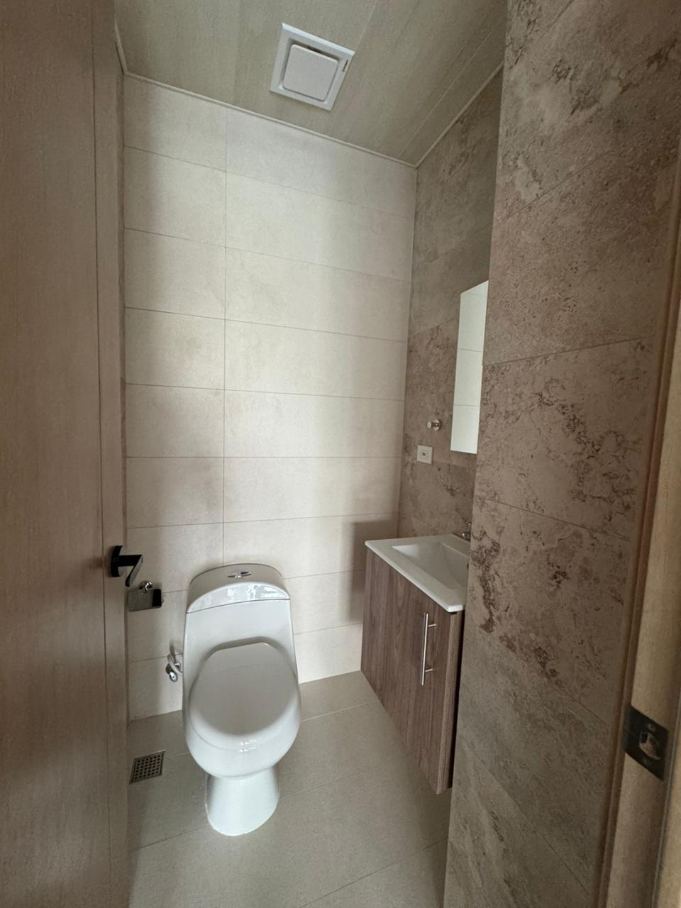 apartamentos - ALQUILO Piso 5 Amueblado Full En de Serrallés Prox 9
