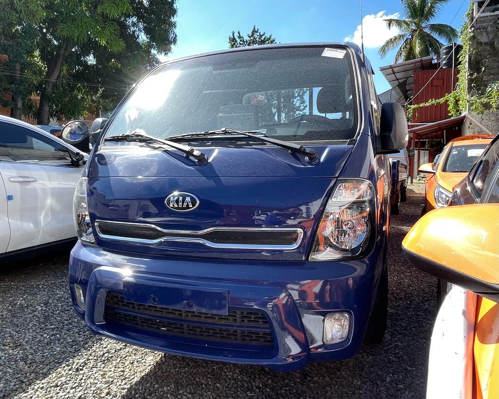 jeepetas y camionetas - KIA BONGO III 2018 AZUL DESDE: RD$ 870,000.00