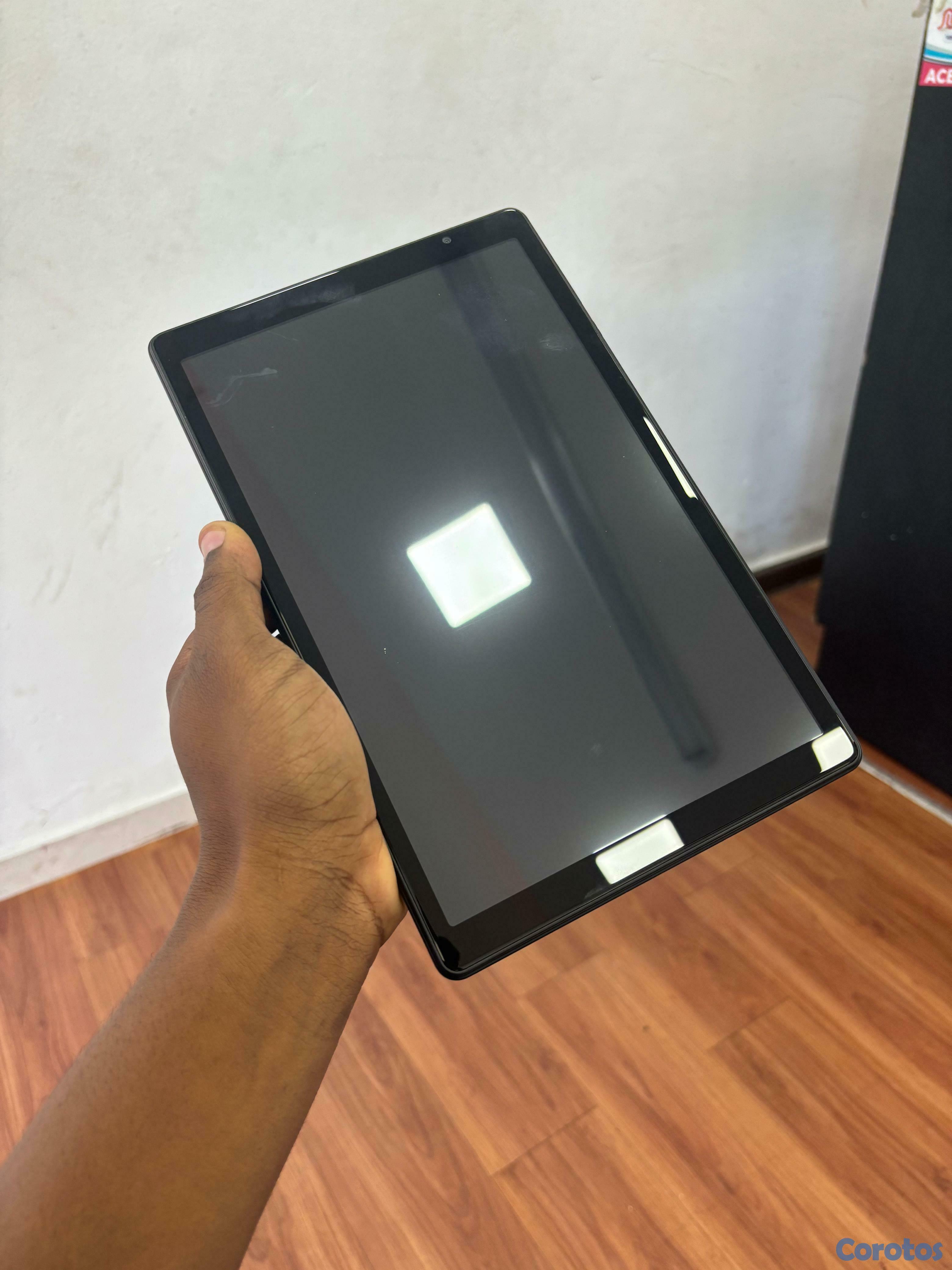 computadoras y laptops - Tablet Moolah 32gb 3gb de ram 10 pulgadas cargador 1