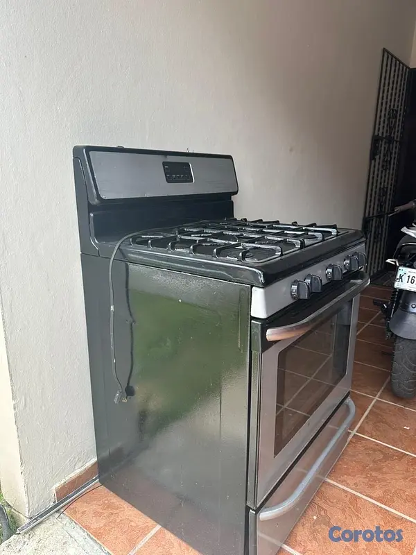 cocina - Estufa Whirlpool de gas 5 quemadores, panel digital parte trasera.  2