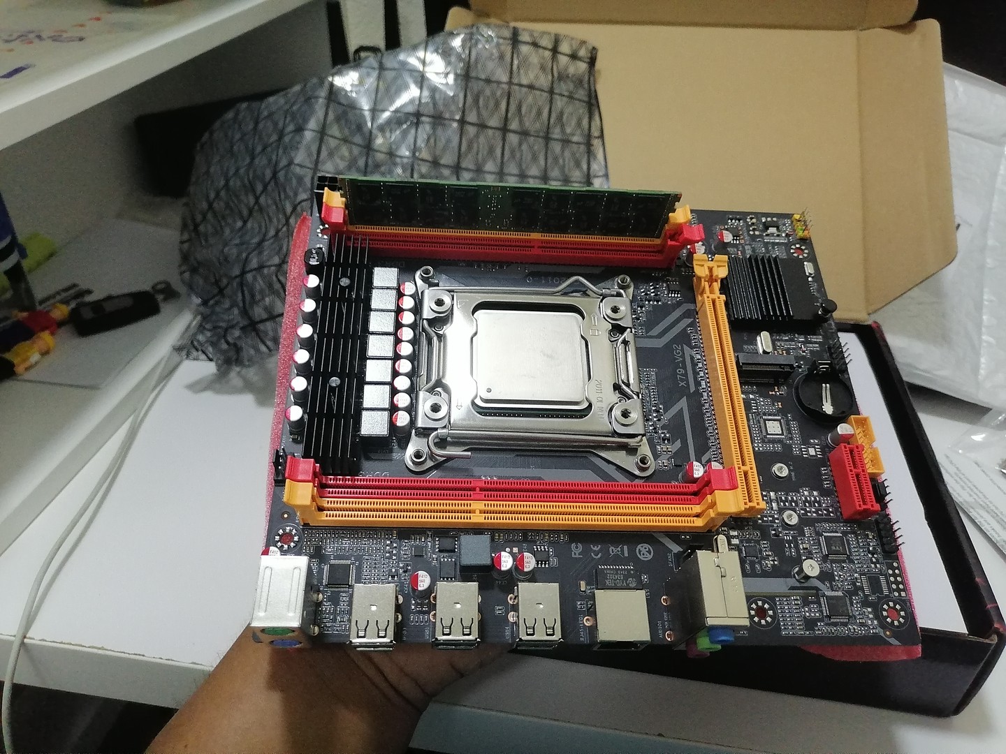 computadoras y laptops - Placa madre, más procesador más 16Gb de ram DDR3. 