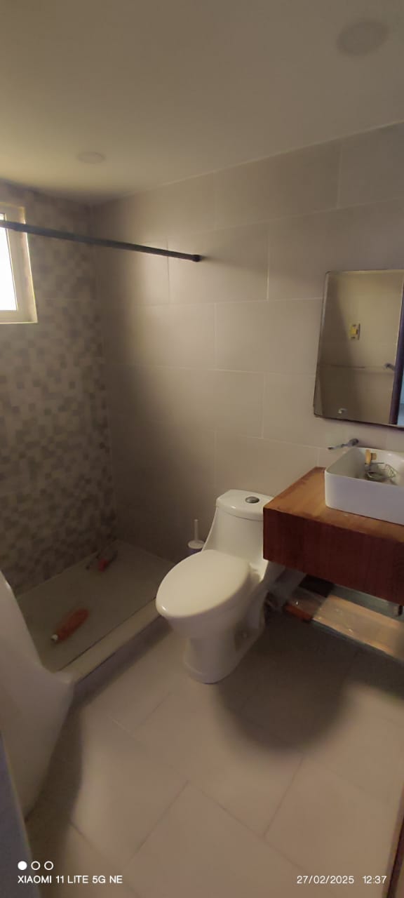 apartamentos - Alquilo 2do Piso Av. Italia km Independencia ju 5