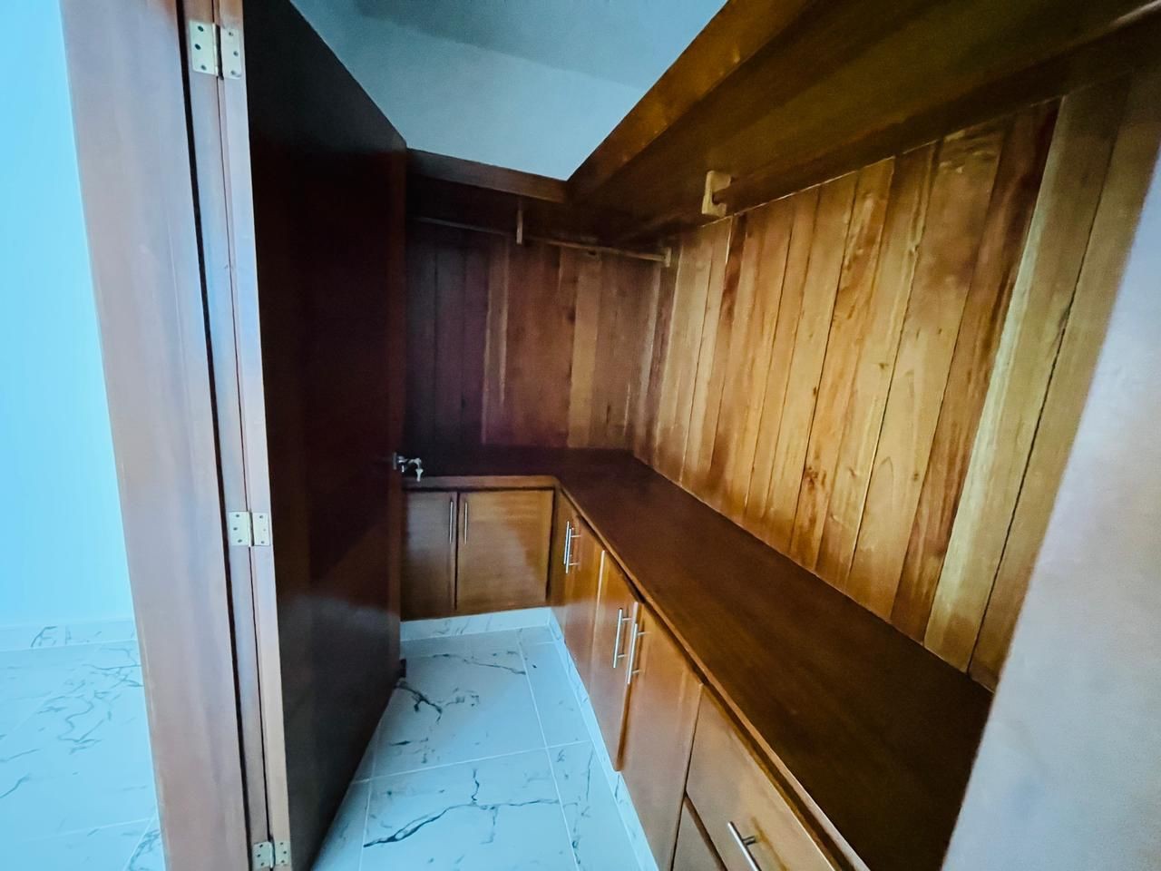 casas - Casa moderna con patio cerca de todo en residencial de primera en la ciudad. 6