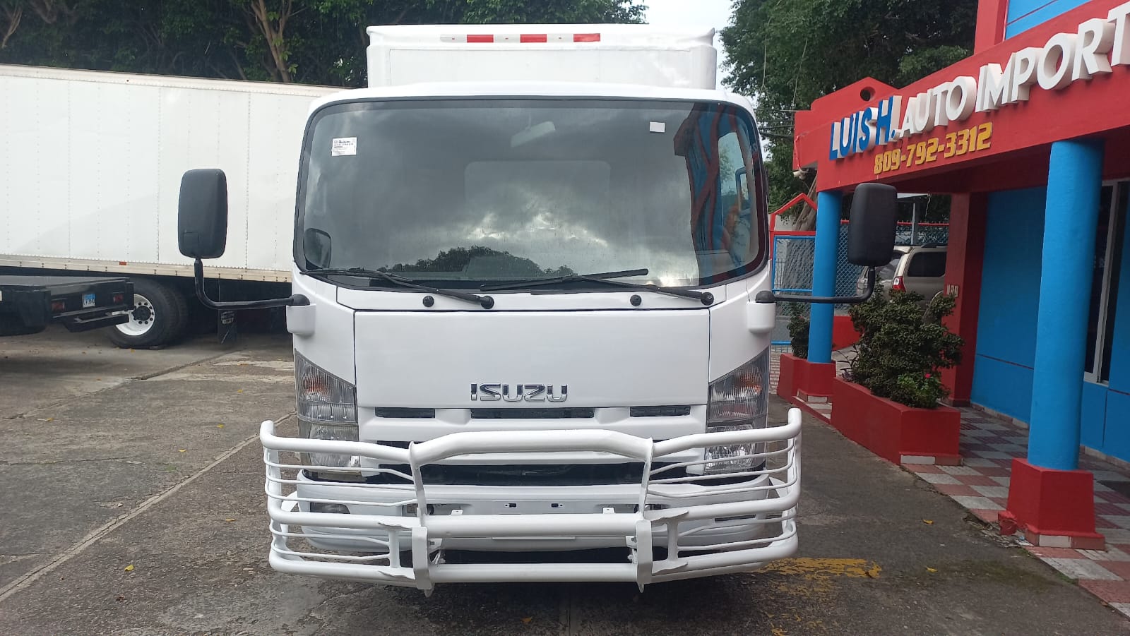 camiones y vehiculos pesados - Isuzu NPR año 2017 Blanco Furgon 4