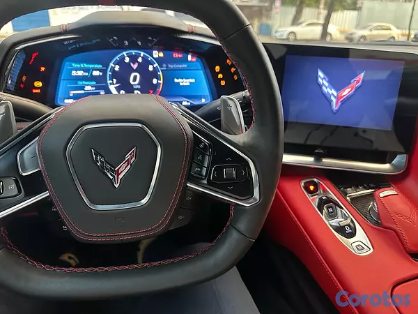 jeepetas y camionetas - Chevrolet Corvette Stingrey 3LT Convertible año 2023 15