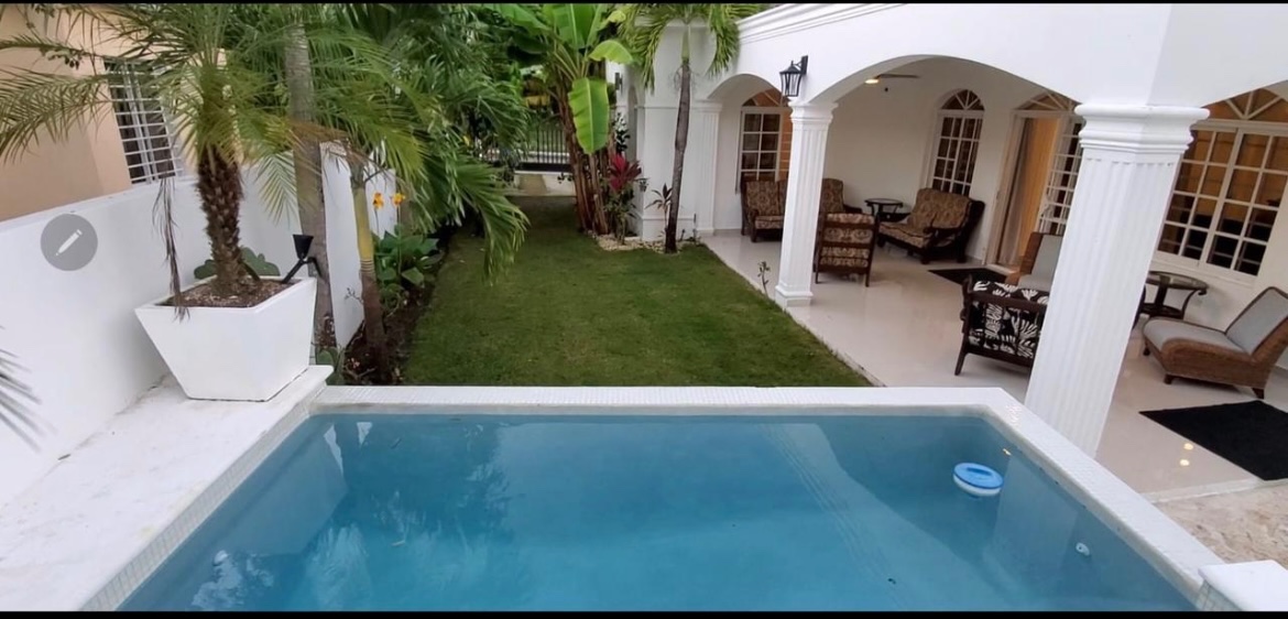 casas - Villa: en Puerto plata frente a la playa, 500 metros de solar y 229 de constru