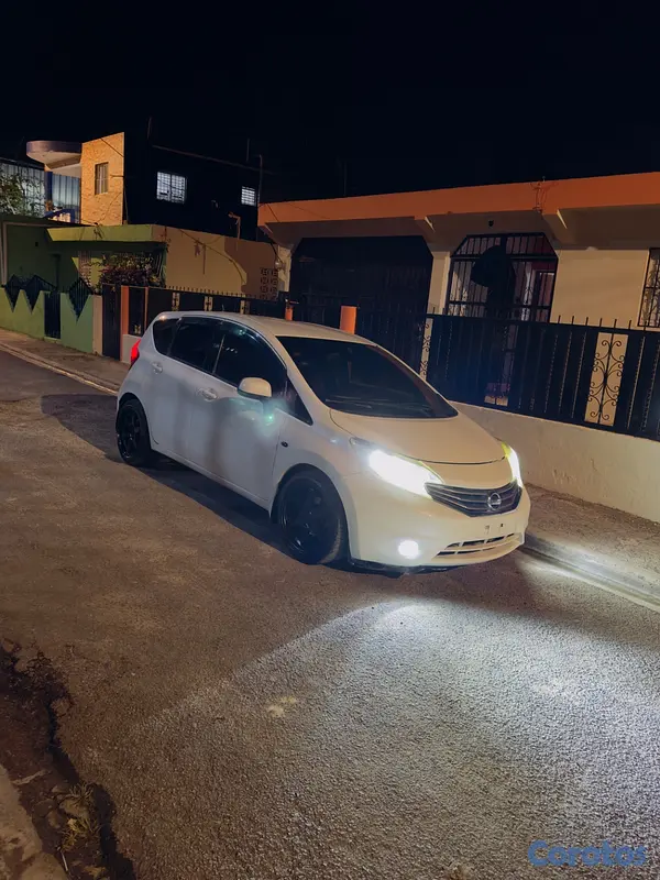carros - Nissan Note 2014  2