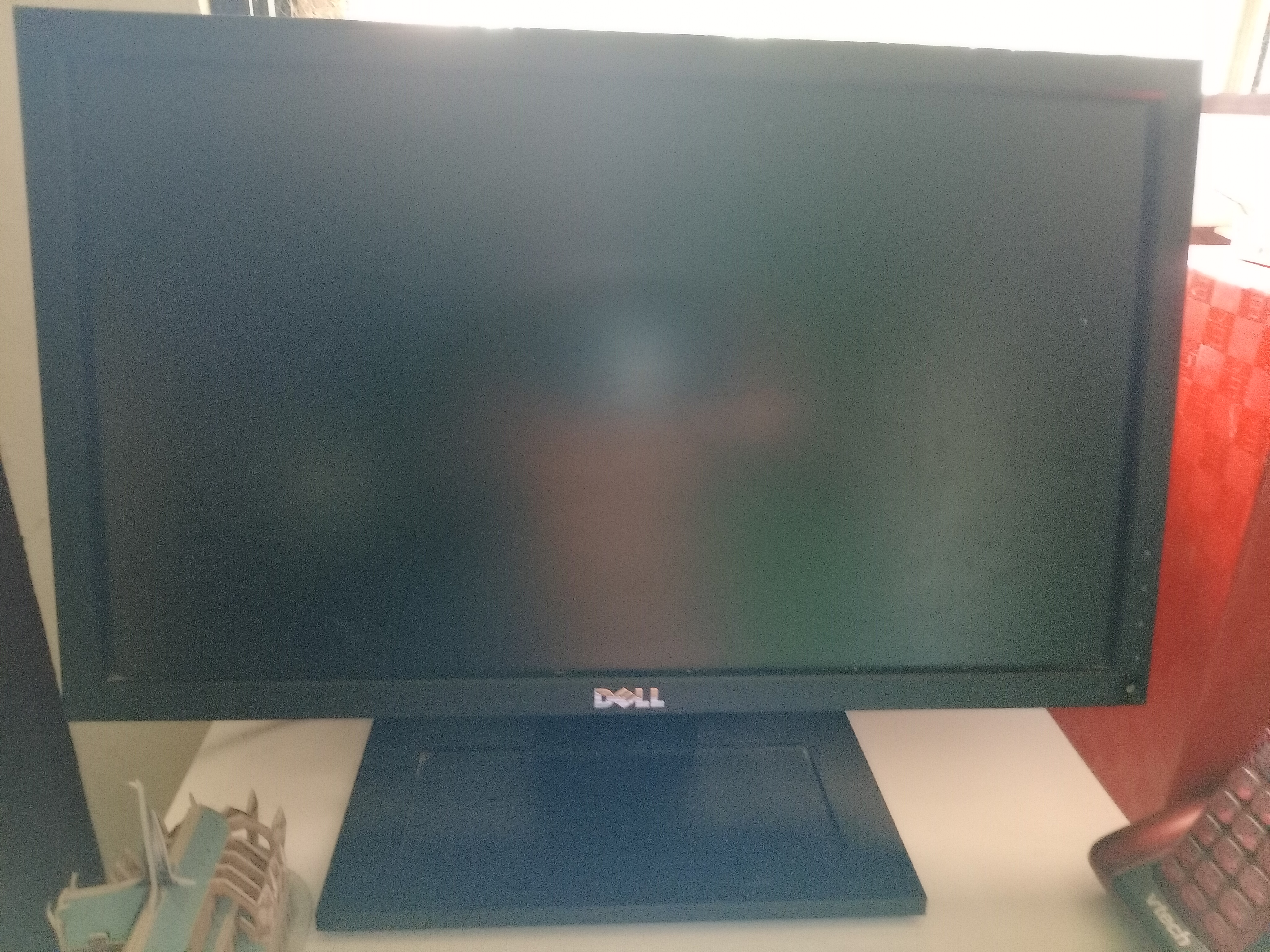 computadoras y laptops - Se vende monitor Dell de 17 x 10 pulgadas. 2