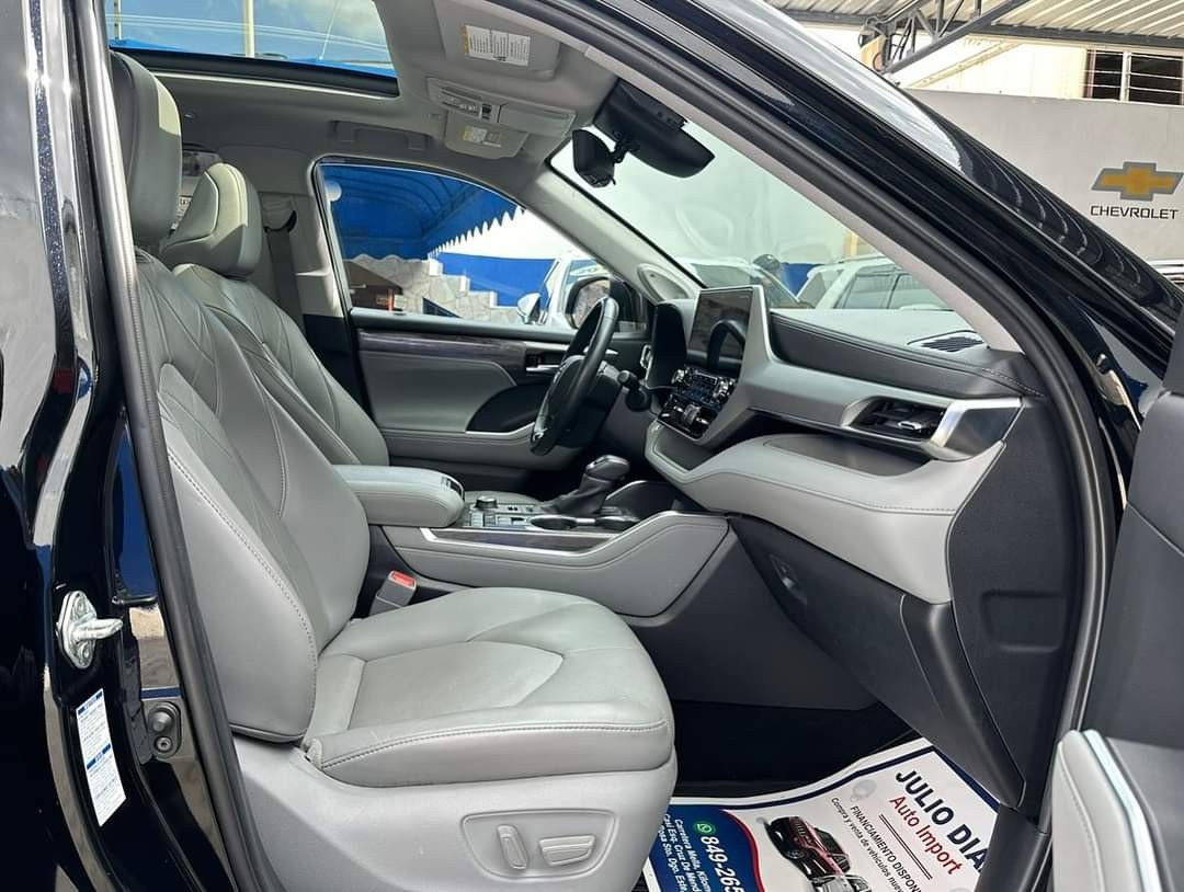 jeepetas y camionetas - 2020 Toyota Highlander Platinum 4x4Tres fila de asientos, Clean Carfax. 5