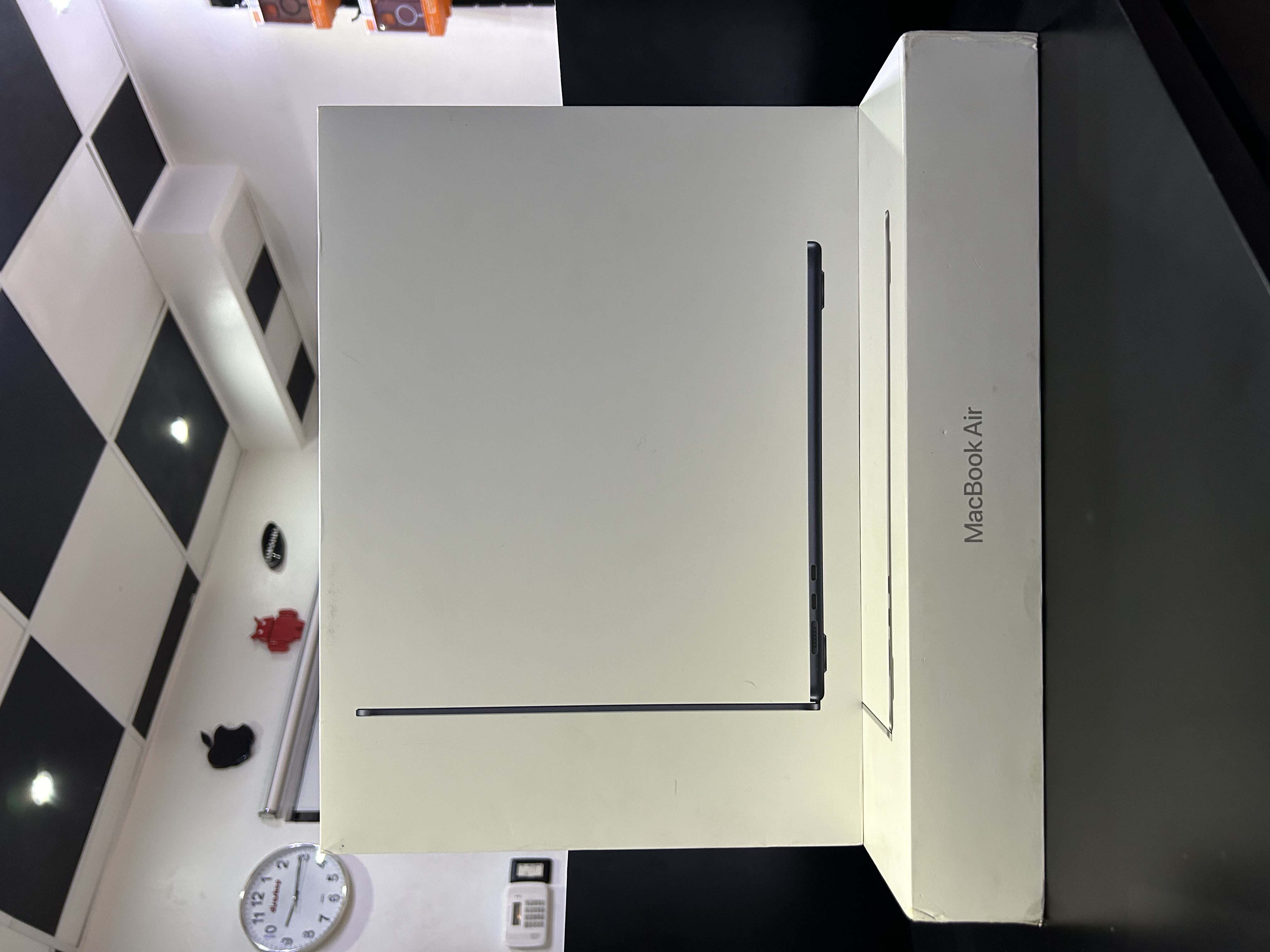 computadoras y laptops - MacBook Air M3 13" 512GB 8GB RAM 2024 SELLADA  0
